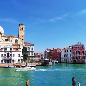 https://two-steps-train-station.hotelslidodijesolo.com